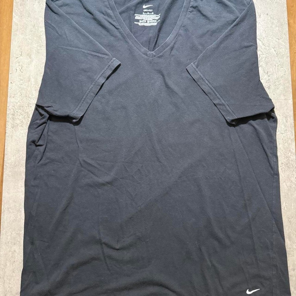 Nike Dri-FIT V-Neck T-Shirt Size XL